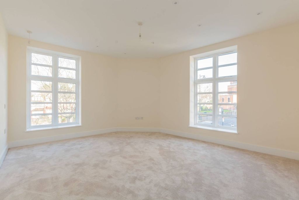 Property photo 1 of 4