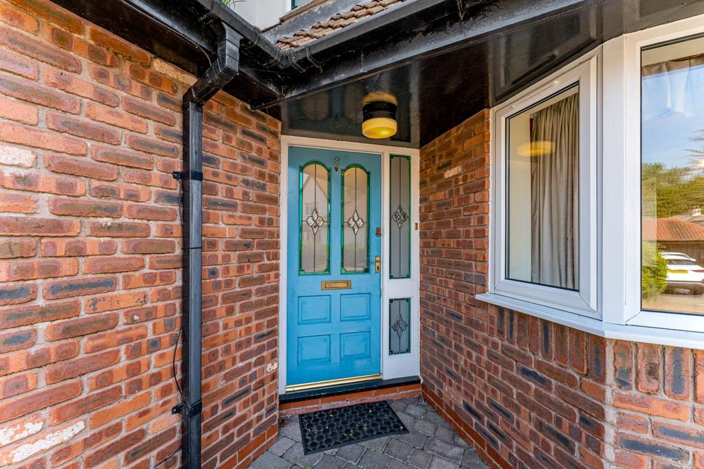 Property photo 2 of 35