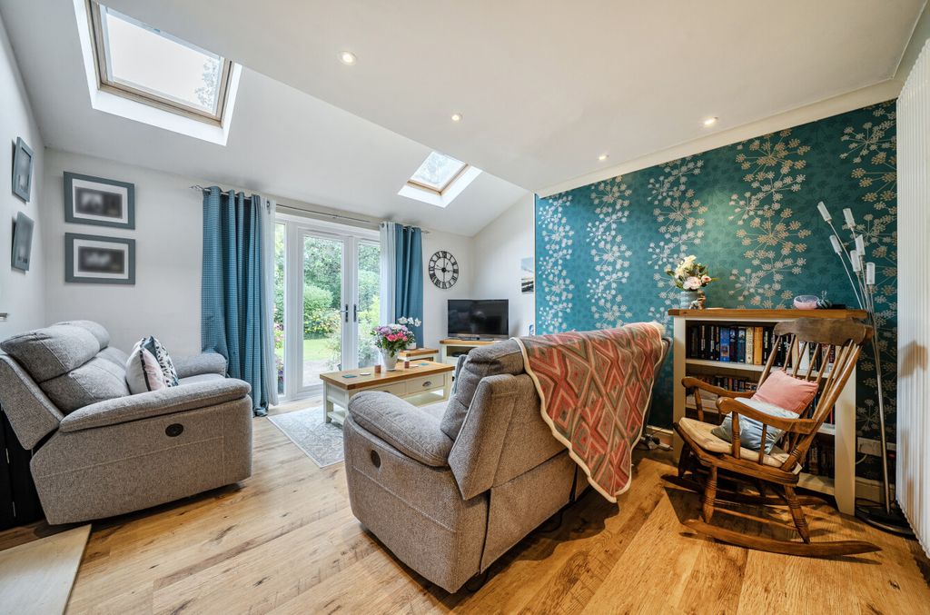Property photo 2 of 21 1484240-17-6A43Af...