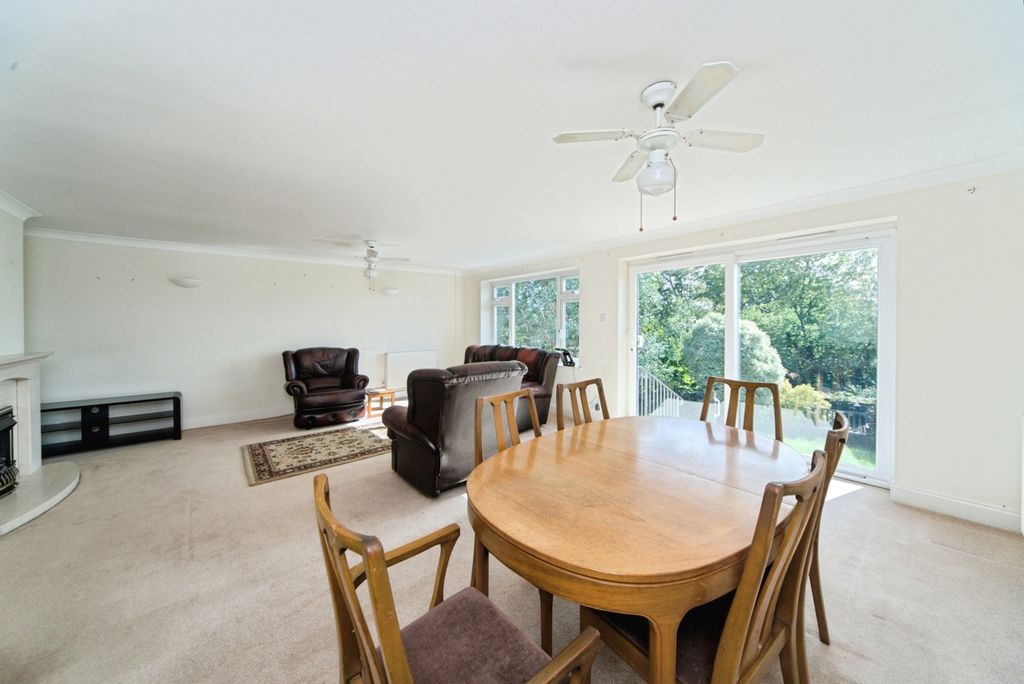 Property photo 3 of 15 Photo