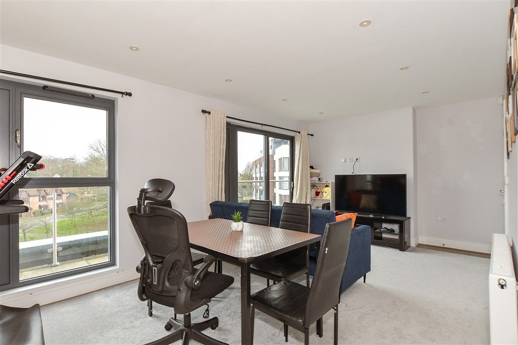 Property photo 3 of 9 Lounge/Diner