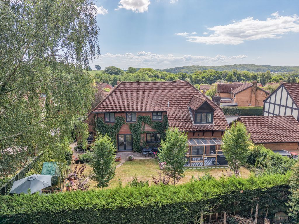 Property photo 2 of 39