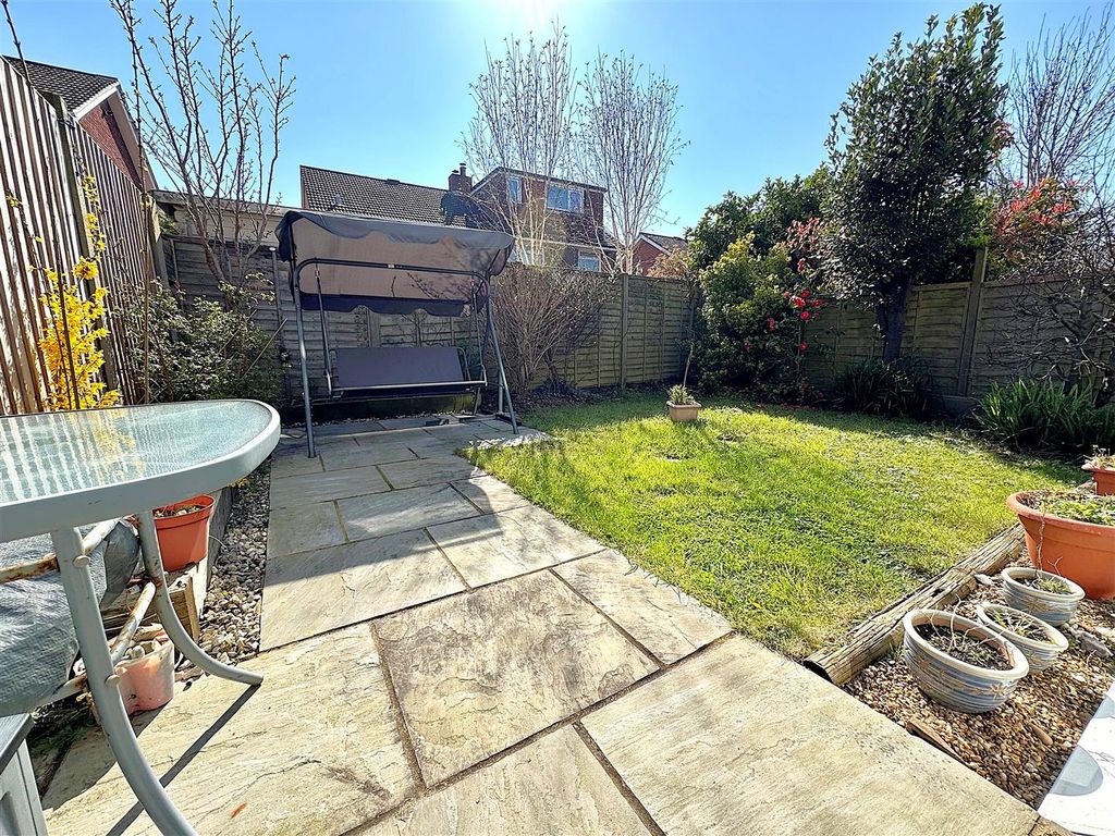 Property photo 2 of 15 Garden 3.Jpg