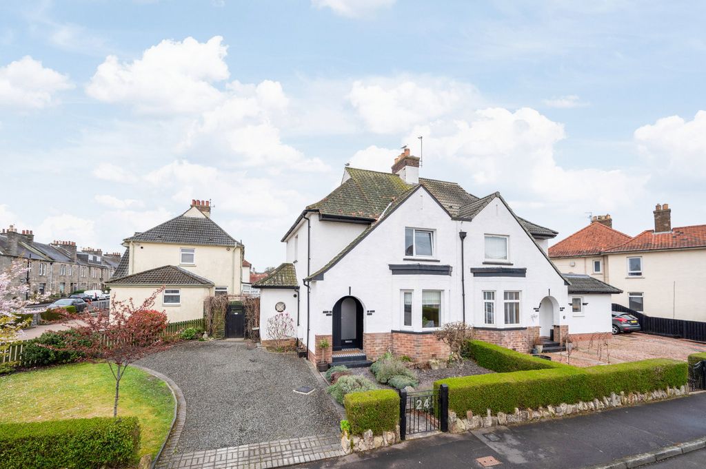 Property photo 1 of 34