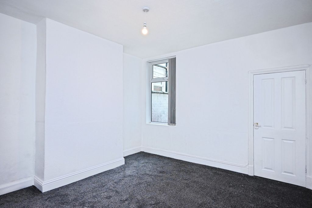 Property photo 3 of 12 71F4Db12-Dsc_1036