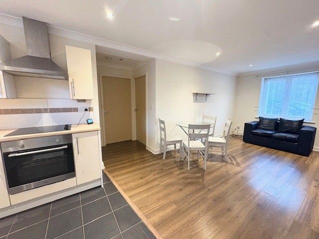 Property photo 3 of 7 Dining Area