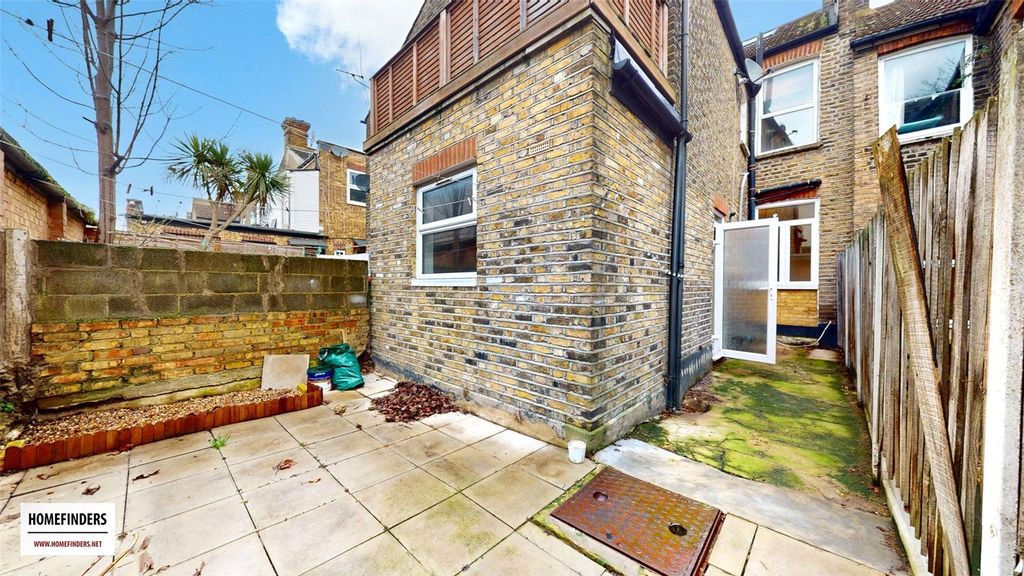 Property photo 2 of 19 Picture No. 15