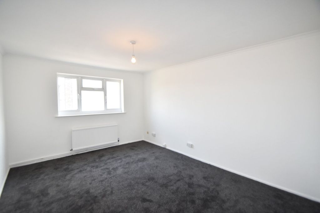 Property photo 2 of 6 Lounge