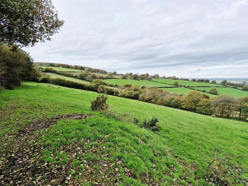 Property photo 3 of 6 1000056865.Jpg