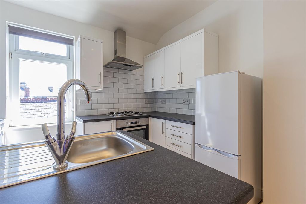 Property photo 2 of 12 Penarth Road 103 Tff-11.Jpg