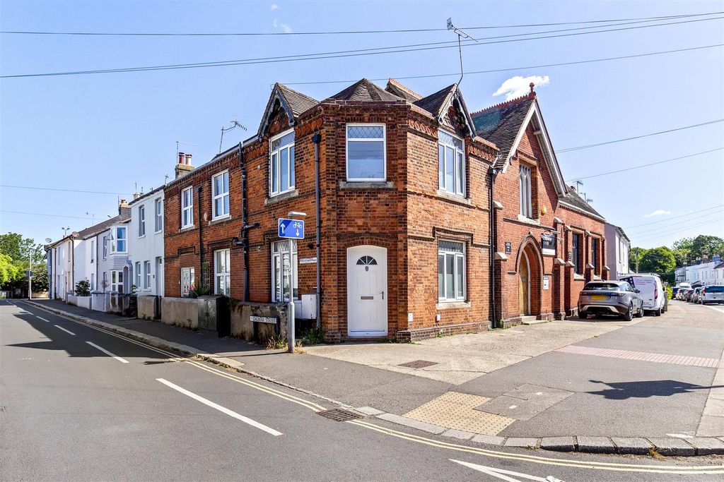 Property photo 1 of 13 Forresters Coattage,1-013.Jpg