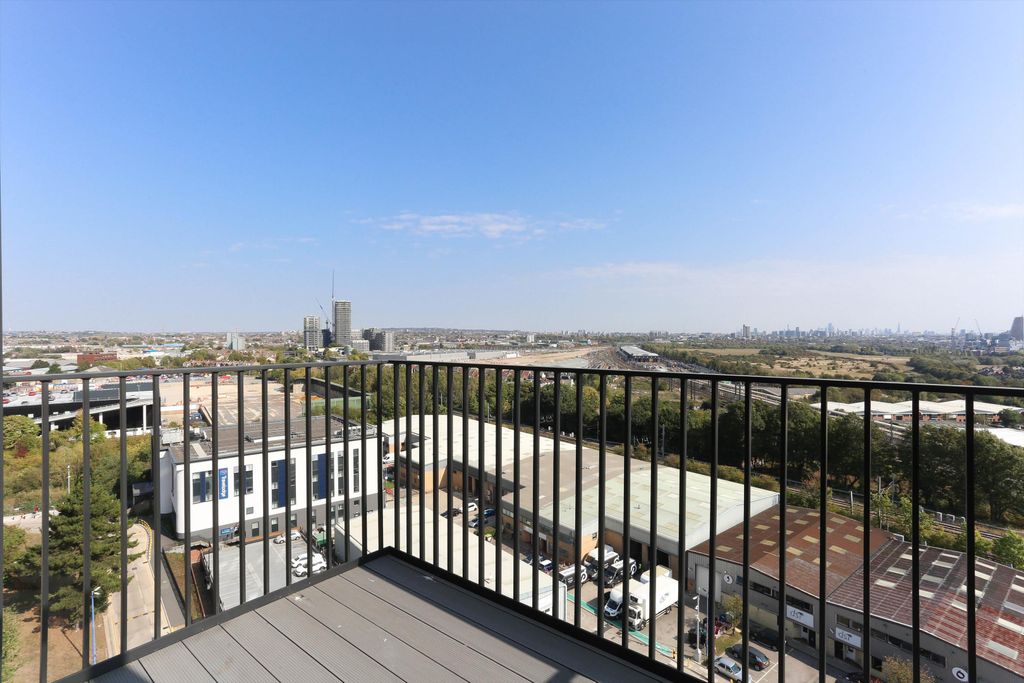 Property photo 2 of 13 Image