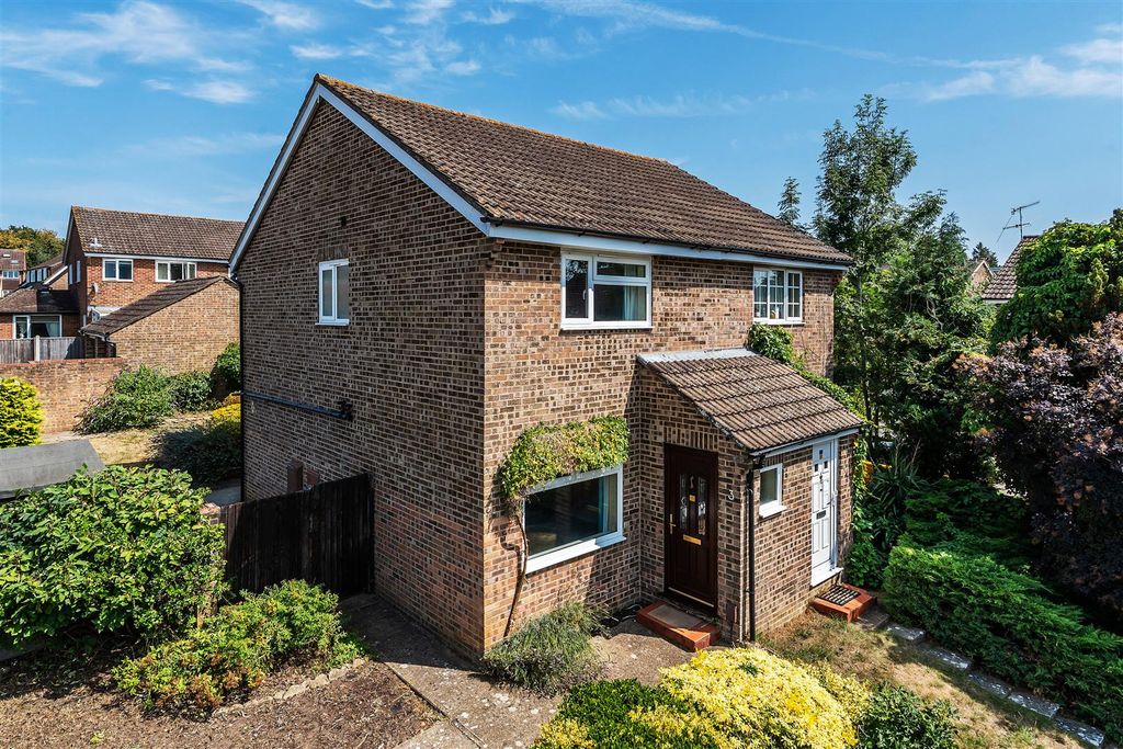 Property photo 1 of 12 3-Parr-Close-8.Jpg