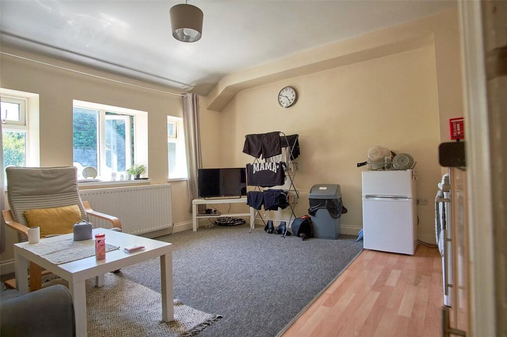 Property photo 3 of 8