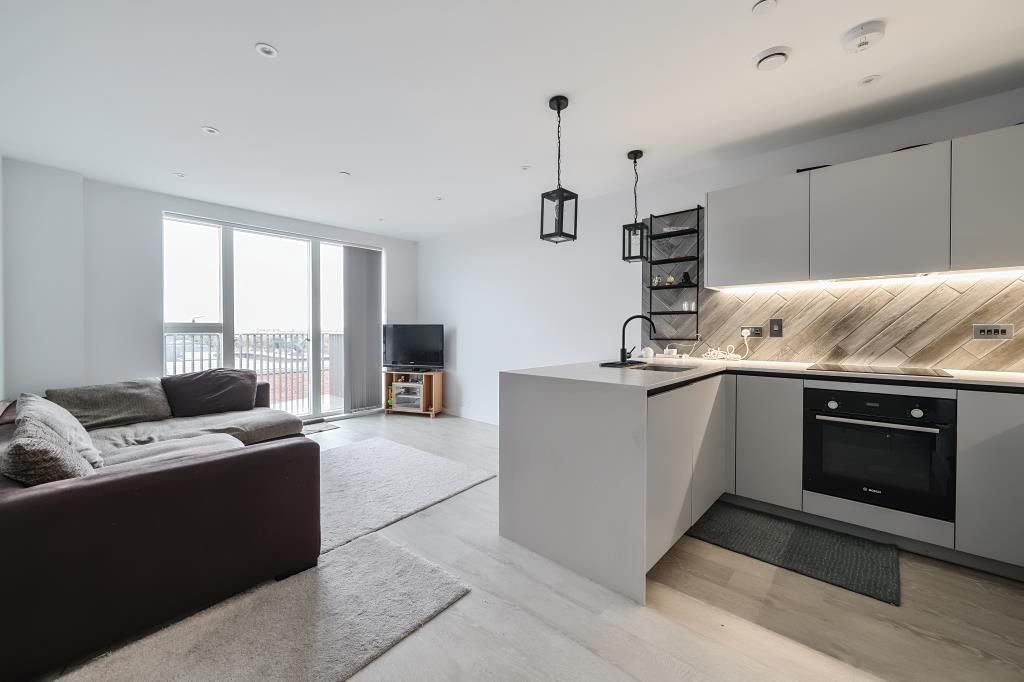 Property photo 2 of 11 Kitchen