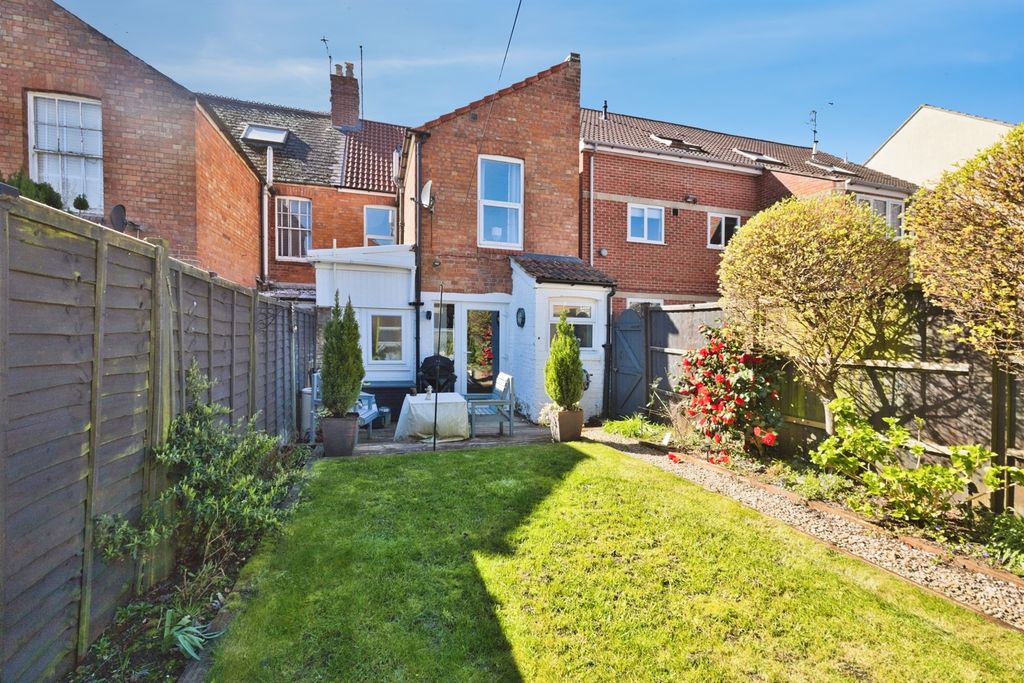 Property photo 2 of 13