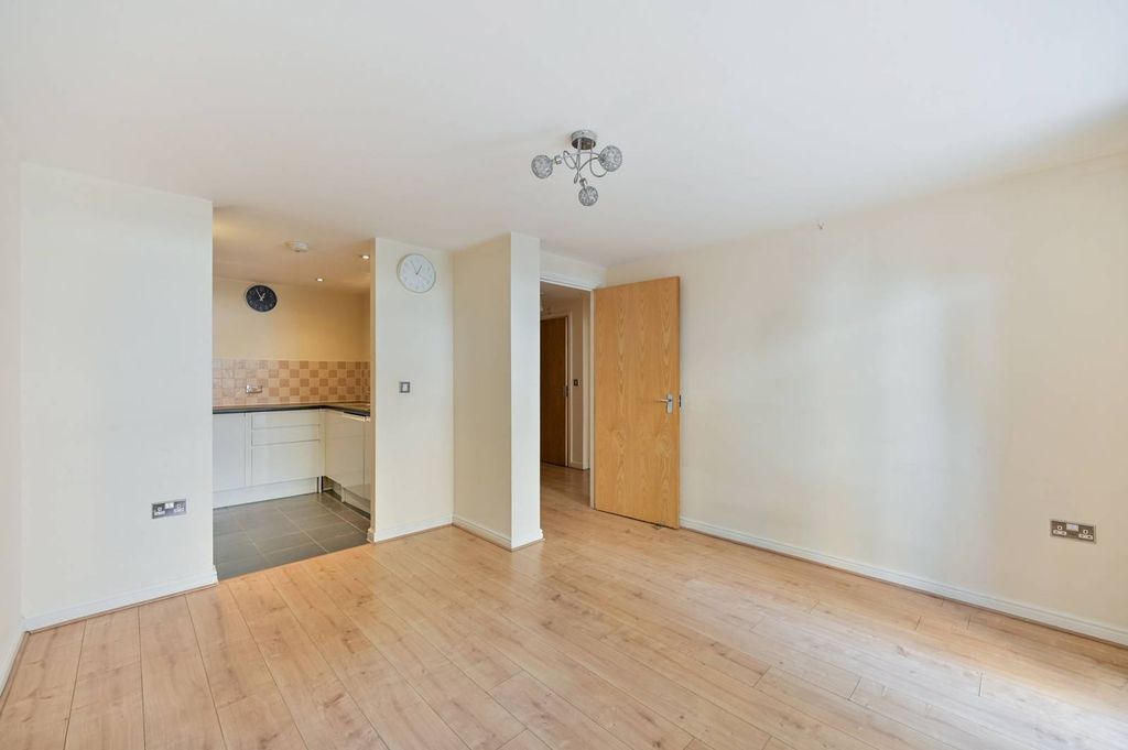Property photo 1 of 9