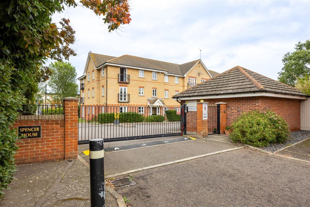 Property photo 1 of 20 Spencer House