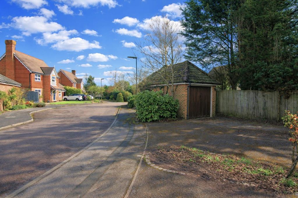 Property photo 2 of 16 Garage &amp; Street View