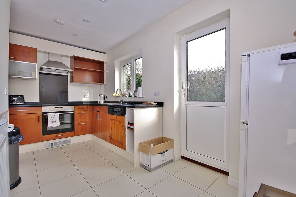 Property photo 3 of 7 Photo 03