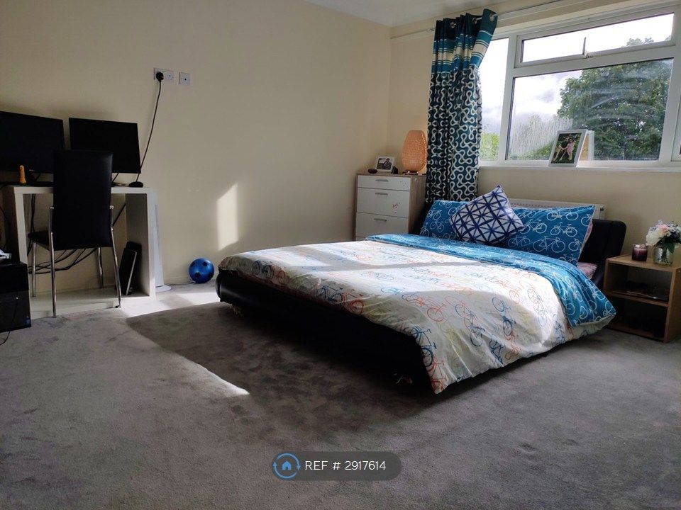 Property photo 1 of 19 Master Bedroom