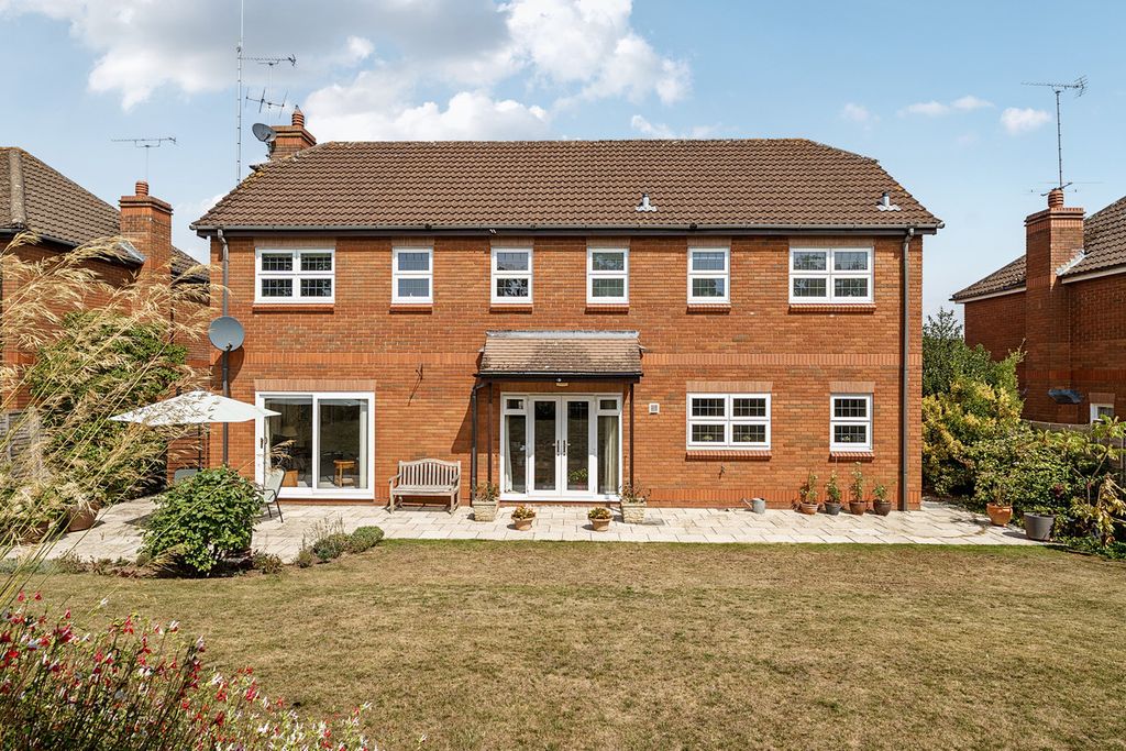 Property photo 2 of 24
