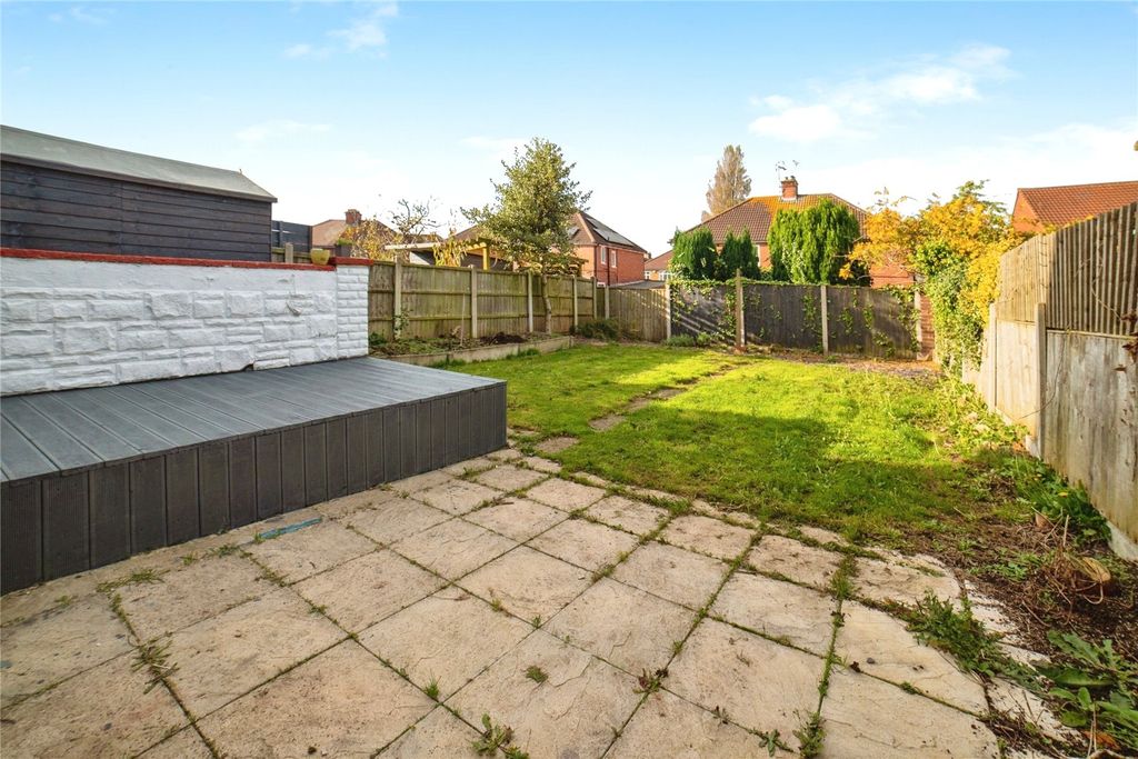 Property photo 2 of 17 Garden