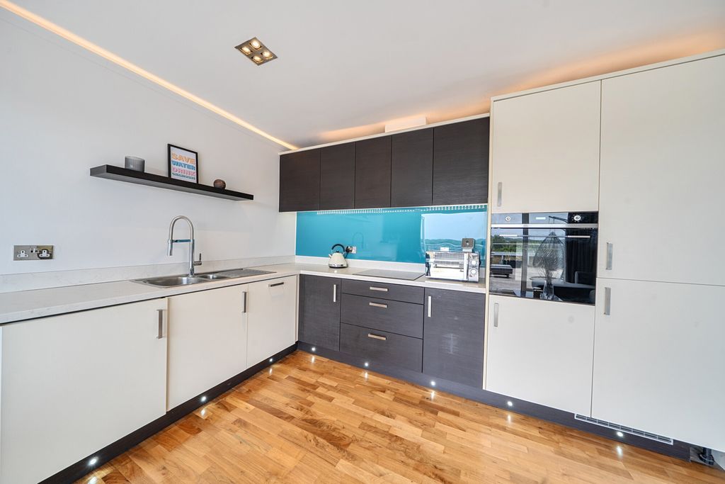 Property photo 2 of 17 1464487-14-6A070E...