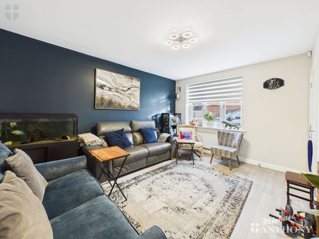 Property photo 3 of 16 Cam03852G0-Pr0493-Still012