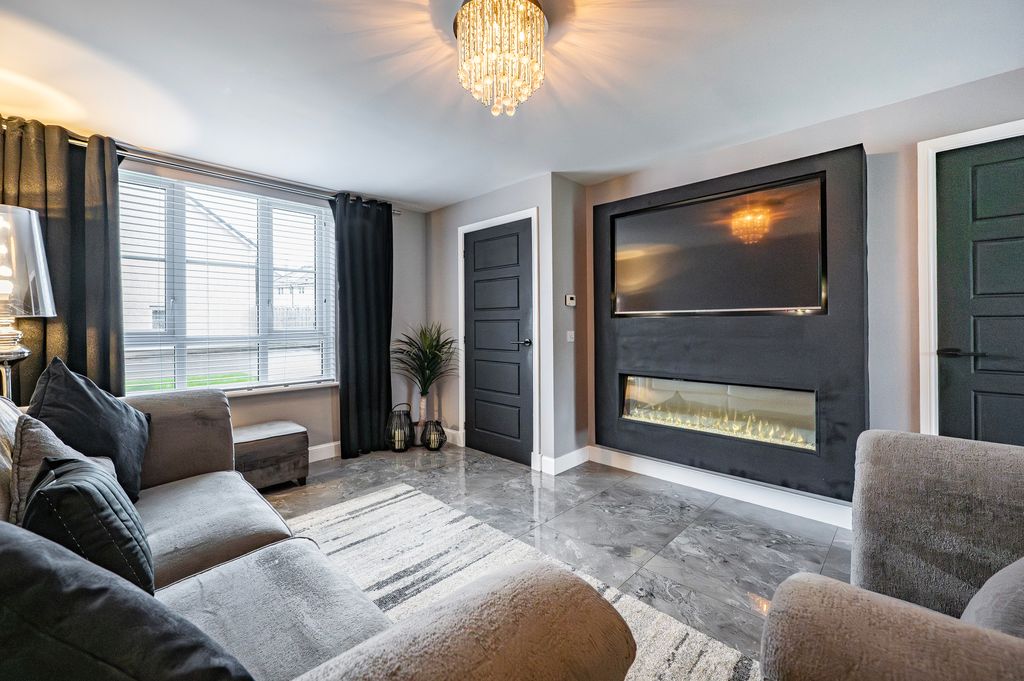 Property photo 3 of 26