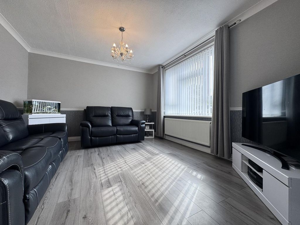 Property photo 3 of 37