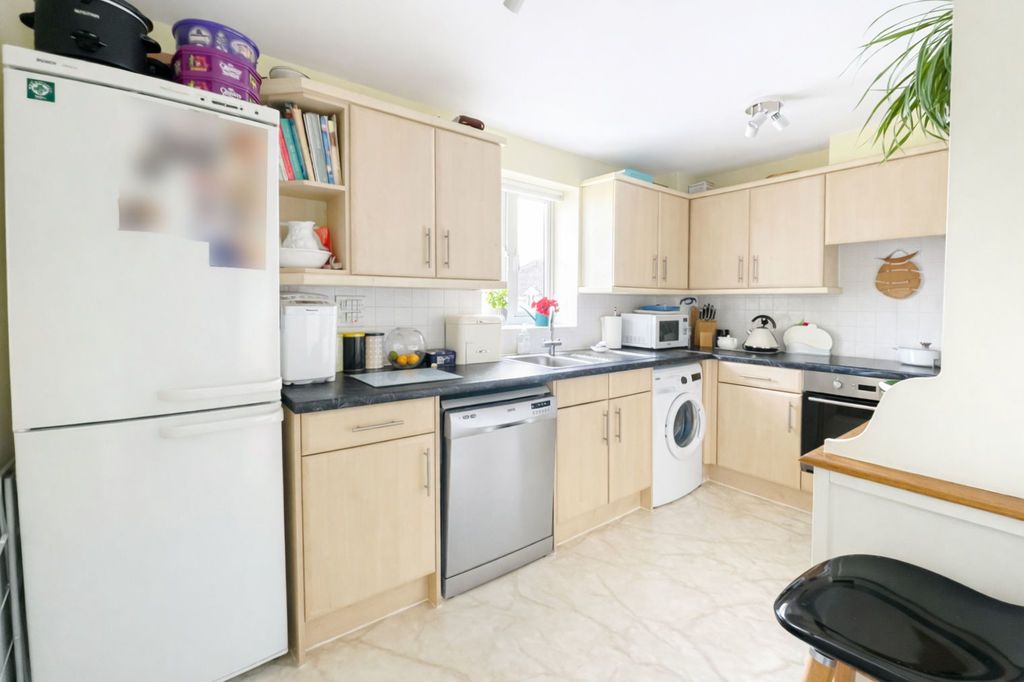 Property photo 2 of 15 Kitchen