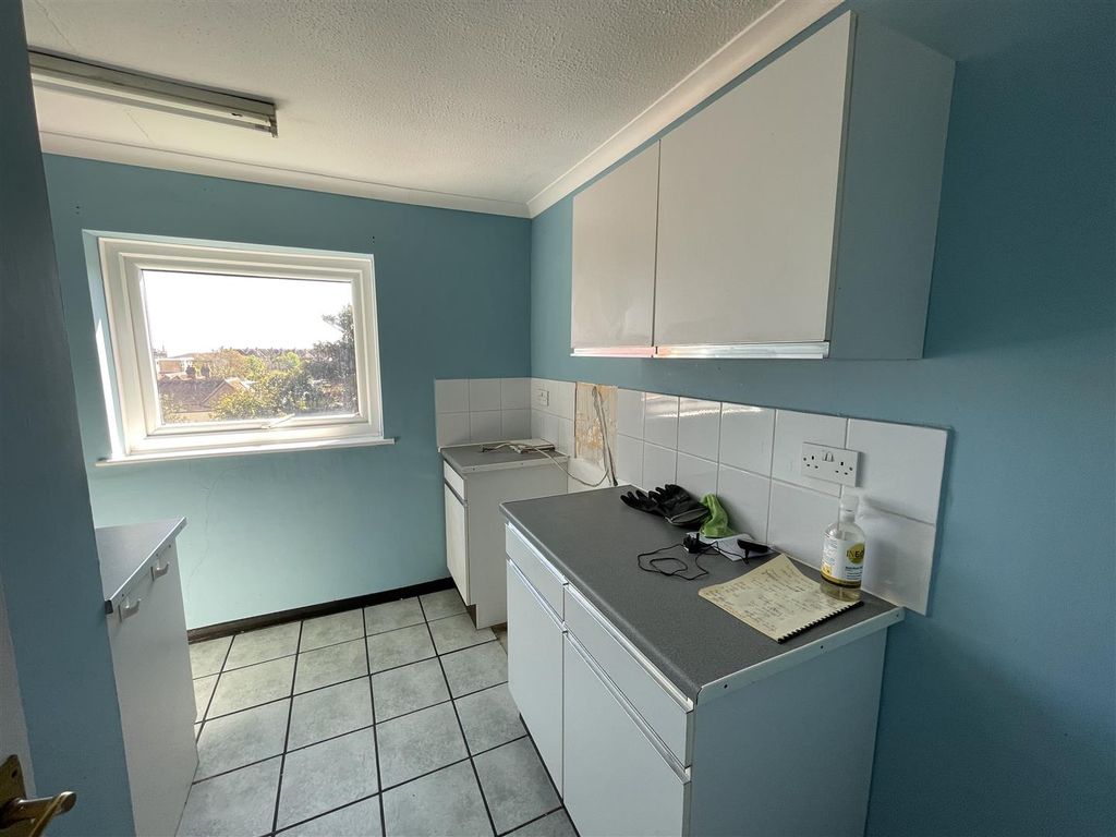 Property photo 3 of 6 Img_8936.Jpg