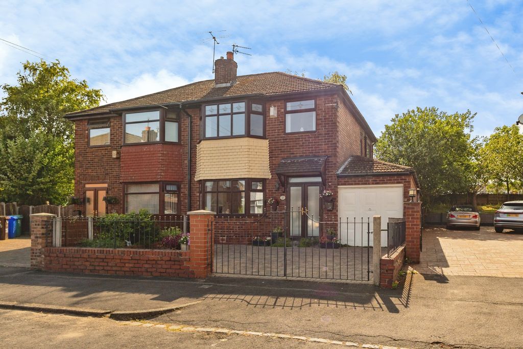 Property photo 1 of 25