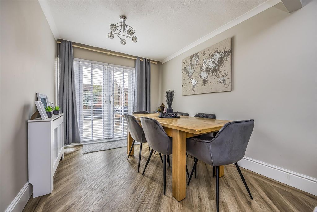 Property photo 2 of 21 103 Purbrook Gardens, Purbrook-Porticomarketing-So