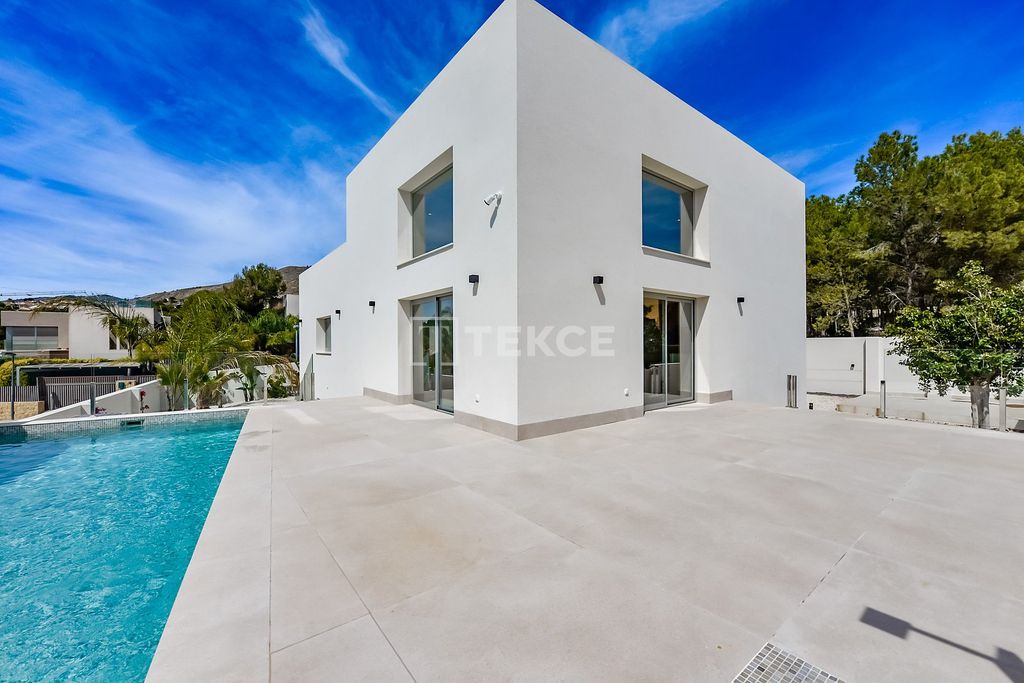 Property photo 1 of 62