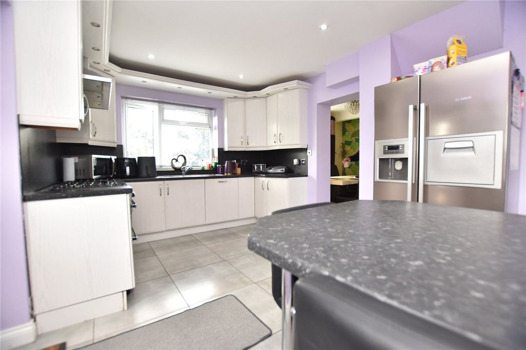 Property photo 3 of 27 Picture No. 21