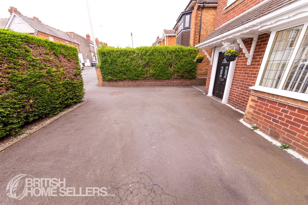 Property photo 2 of 30 Picture No. 16