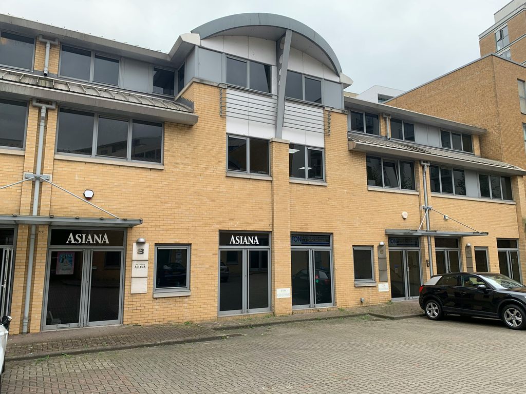 Property photo 2 of 6 Internal Secure Courtyard