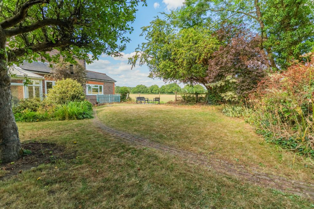 Property photo 2 of 17 Picture No. 12