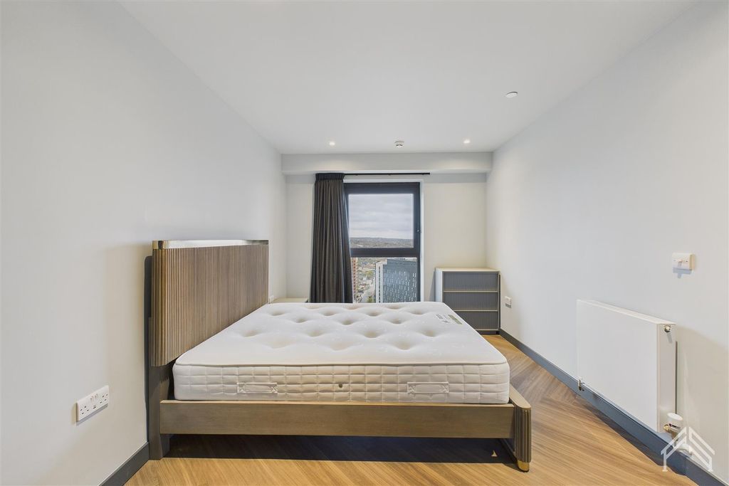 Property photo 3 of 16 Cam02700G0-Pr0422-Still007.Jpg