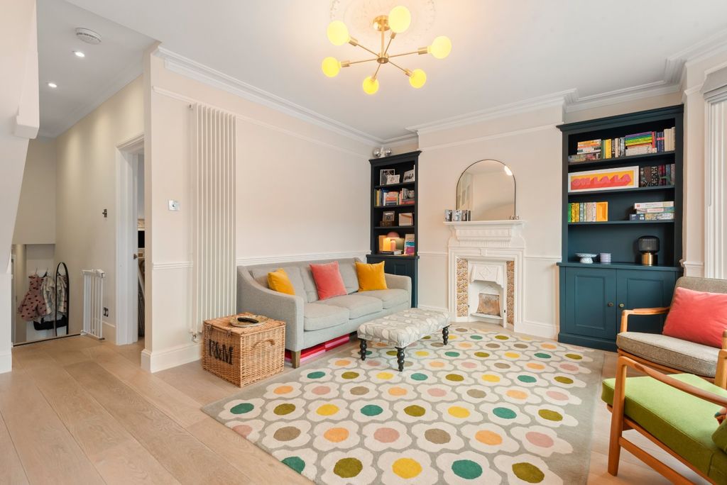 Property photo 2 of 9