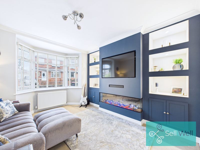 Property photo 2 of 34 Lounge