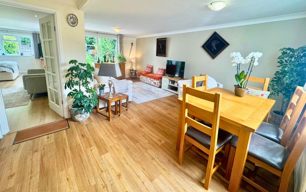Property photo 2 of 19 4257395