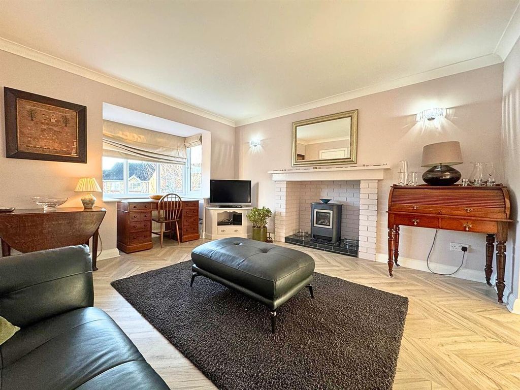 Property photo 2 of 25 Lounge