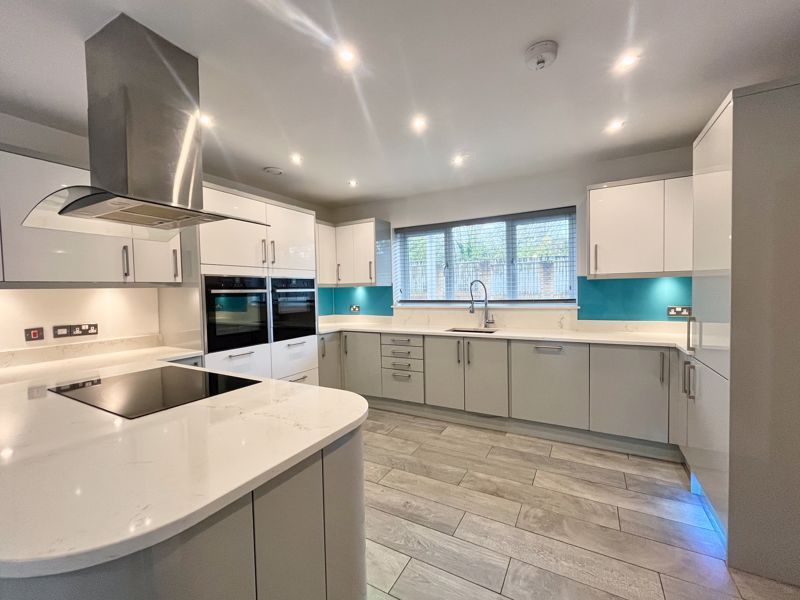 Property photo 2 of 30 Photo 27