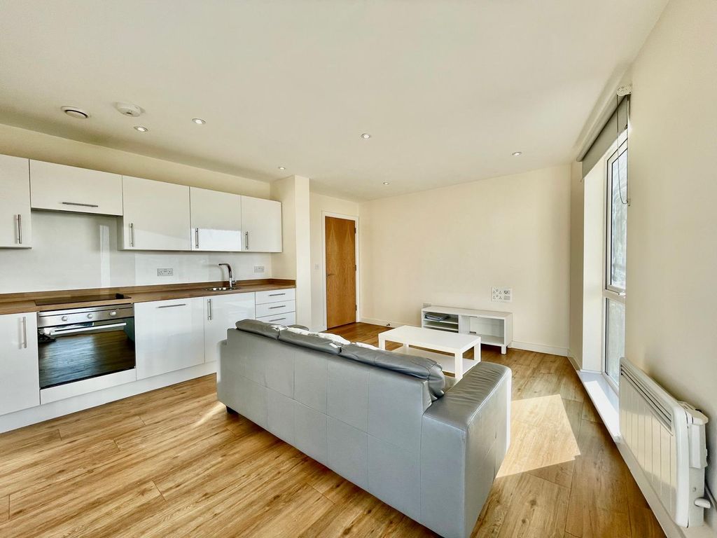 Property photo 3 of 9 7