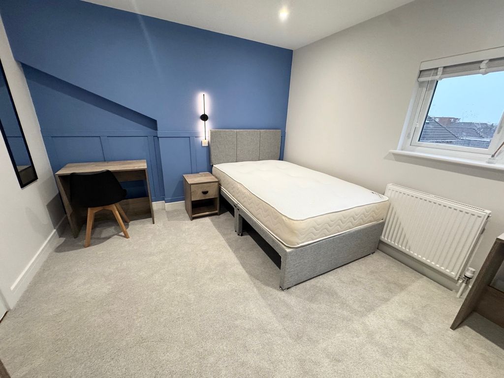 Property photo 1 of 13 Image