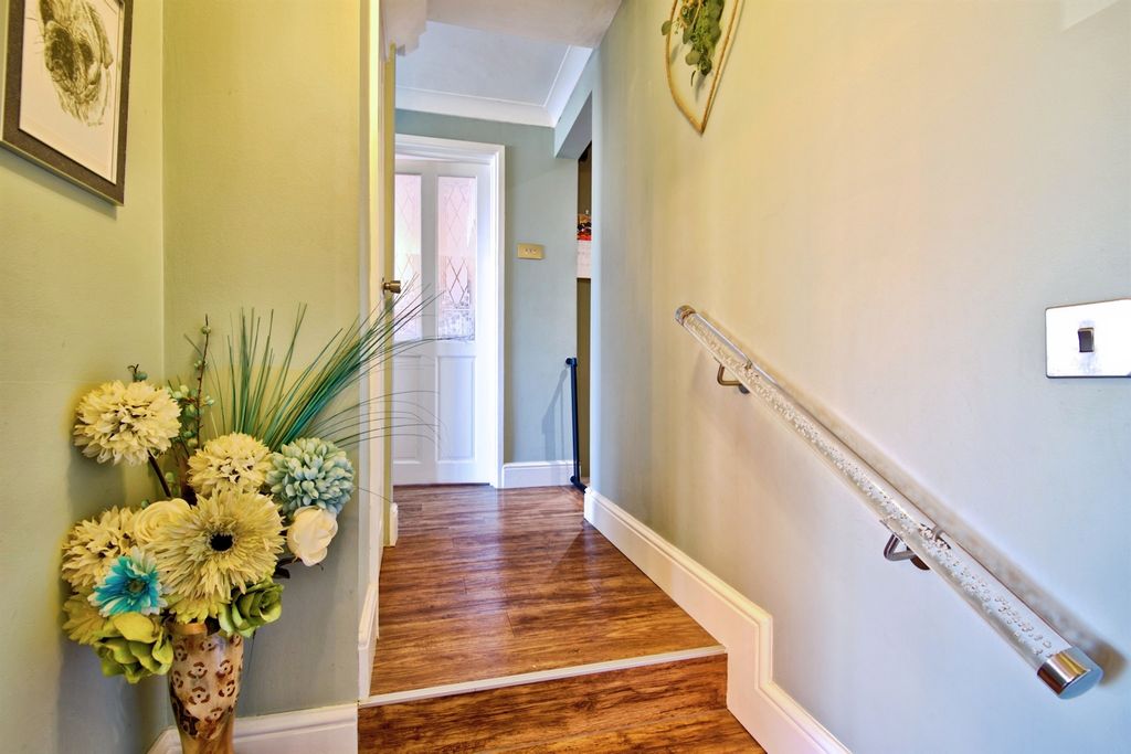 Property photo 2 of 24