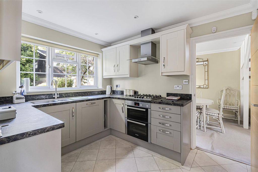 Property photo 2 of 18 Kitchen